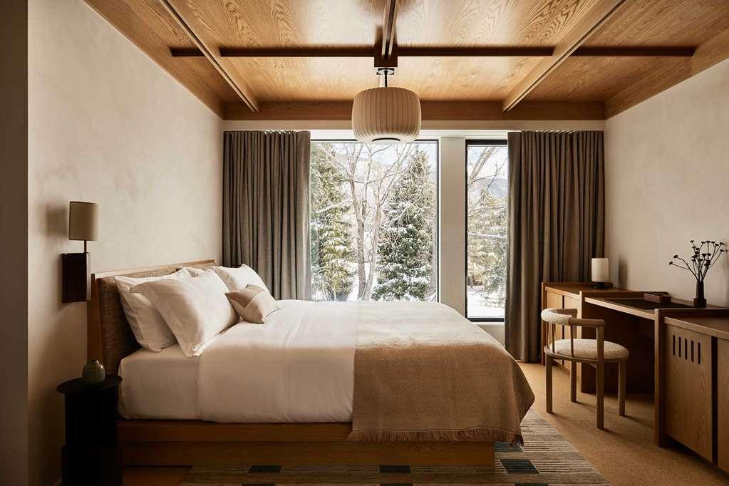 Mollie Aspen Hotel Room photo