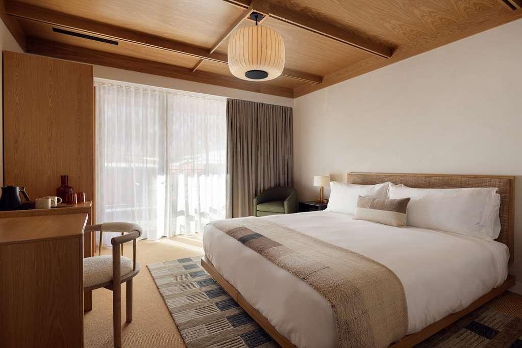Mollie Aspen Hotel Room photo